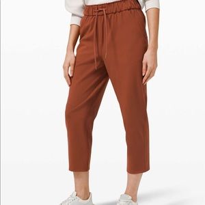 LULULEMON Keep Moving Crop size 12